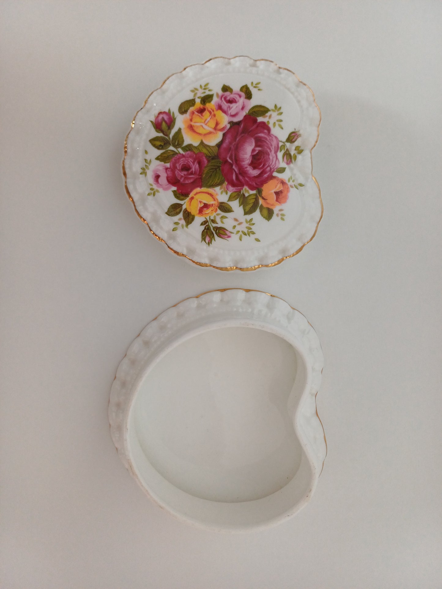 Crown Fine Bone China Heart Shaped Floral Rose Trinket Dish with Lid - Very Good Condition