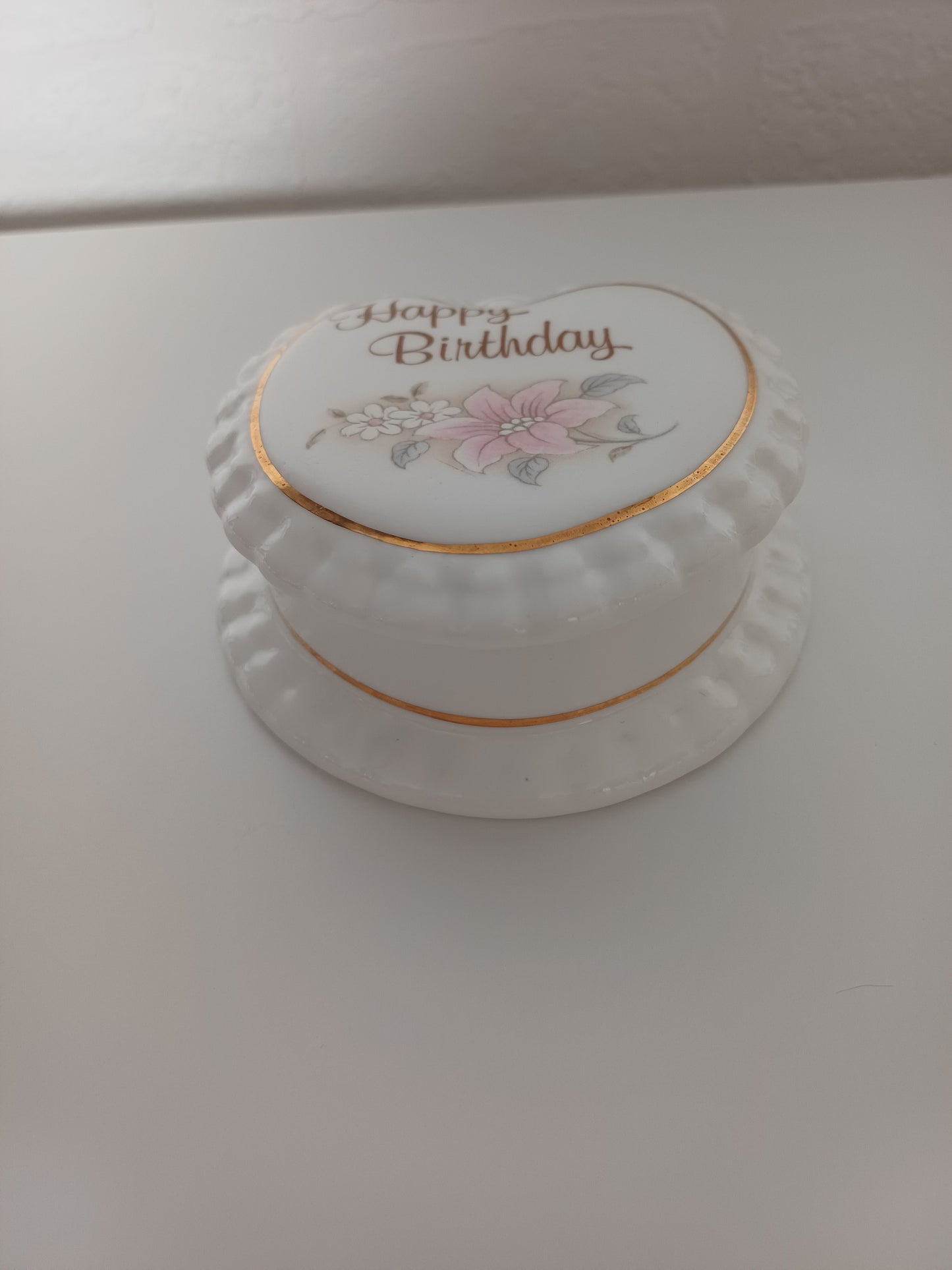 Aston White Fine Bone China Heart Shaped Happy Birthday Trinket Box with Lid - Very Good Condition