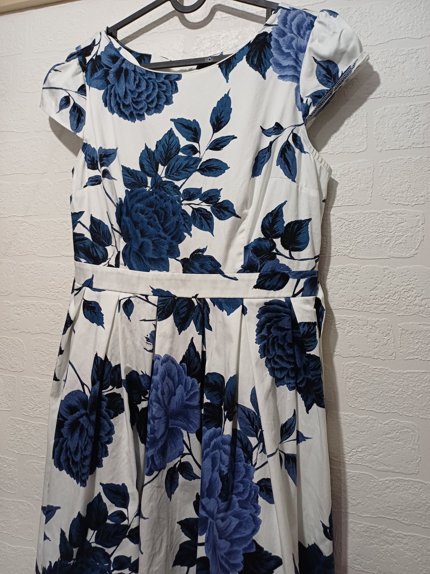 Dorothy Perkins Blue and White Floral Skater Midi Dress Size 16 - Very Good Condition