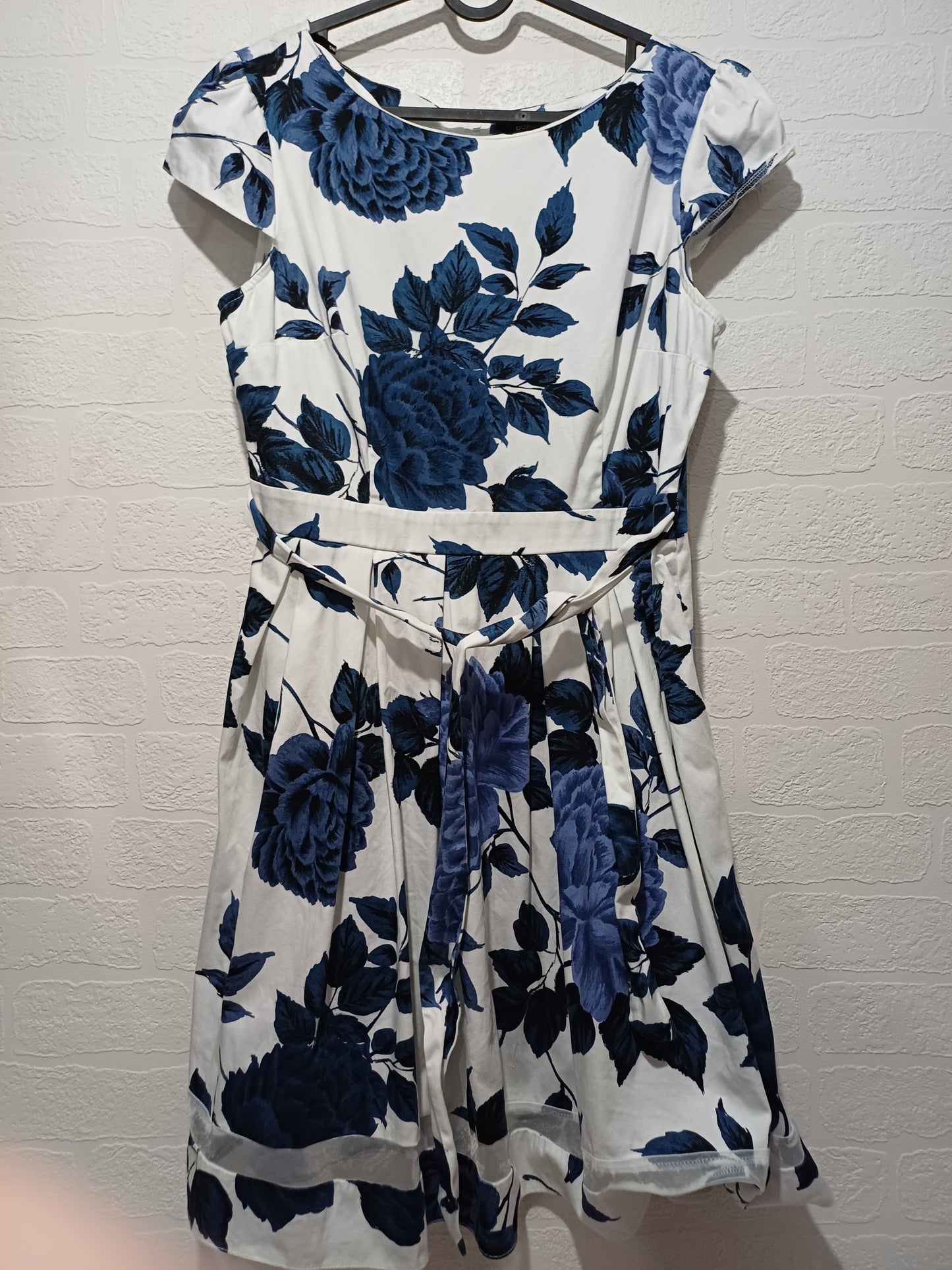 Dorothy Perkins Blue and White Floral Skater Midi Dress Size 16 - Very Good Condition