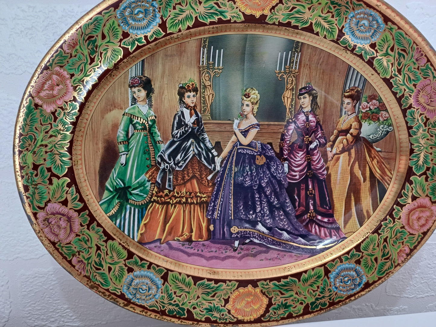 Daher Victorian Ladies Courtship Scene Oval Tin Wall Decor / Serving Tray Pair - Good Condition