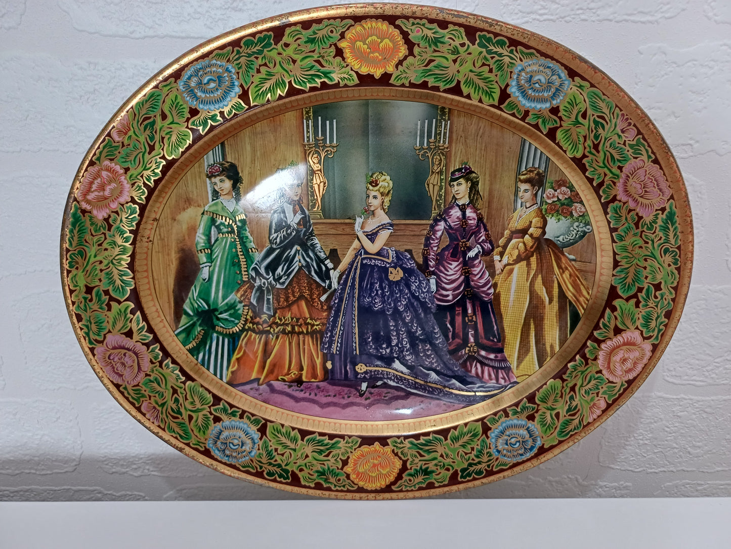 Daher Victorian Ladies Courtship Scene Oval Tin Wall Decor / Serving Tray Pair - Good Condition