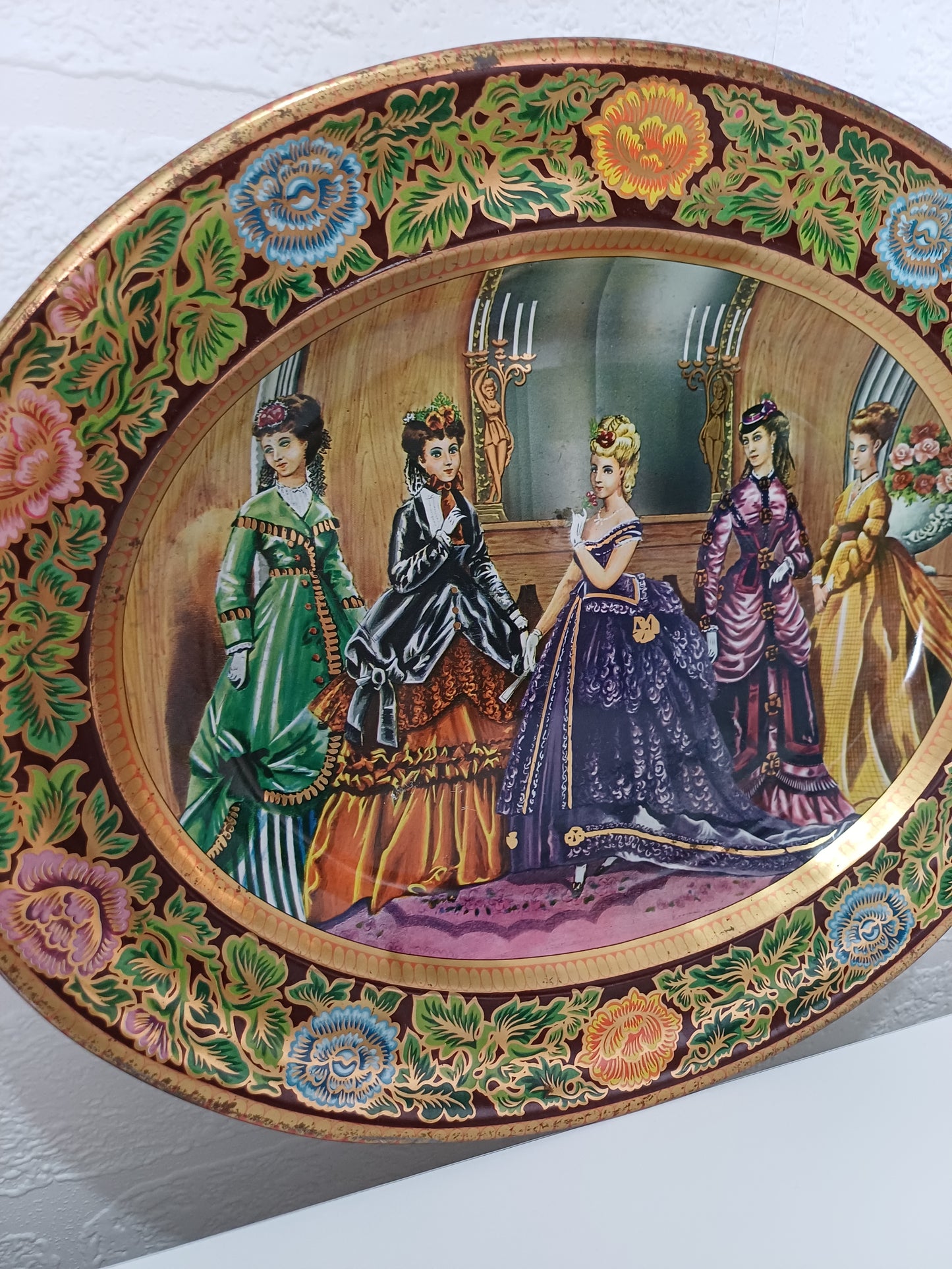 Daher Victorian Ladies Courtship Scene Oval Tin Wall Decor / Serving Tray Pair - Good Condition