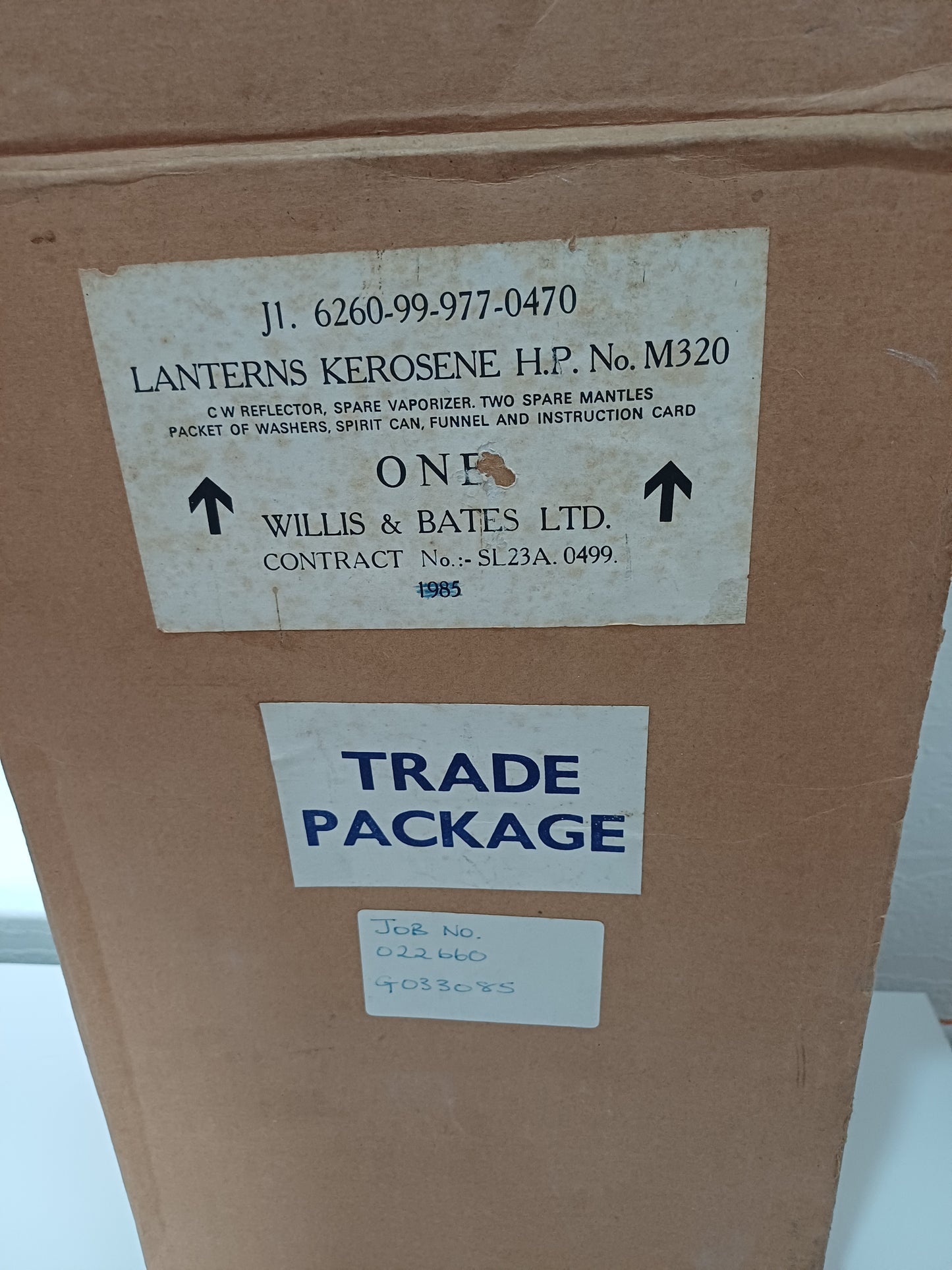 1985 British Military Trade Pack – Willis & Bates M320 Kerosene Lantern – Excellent Open Box Condition