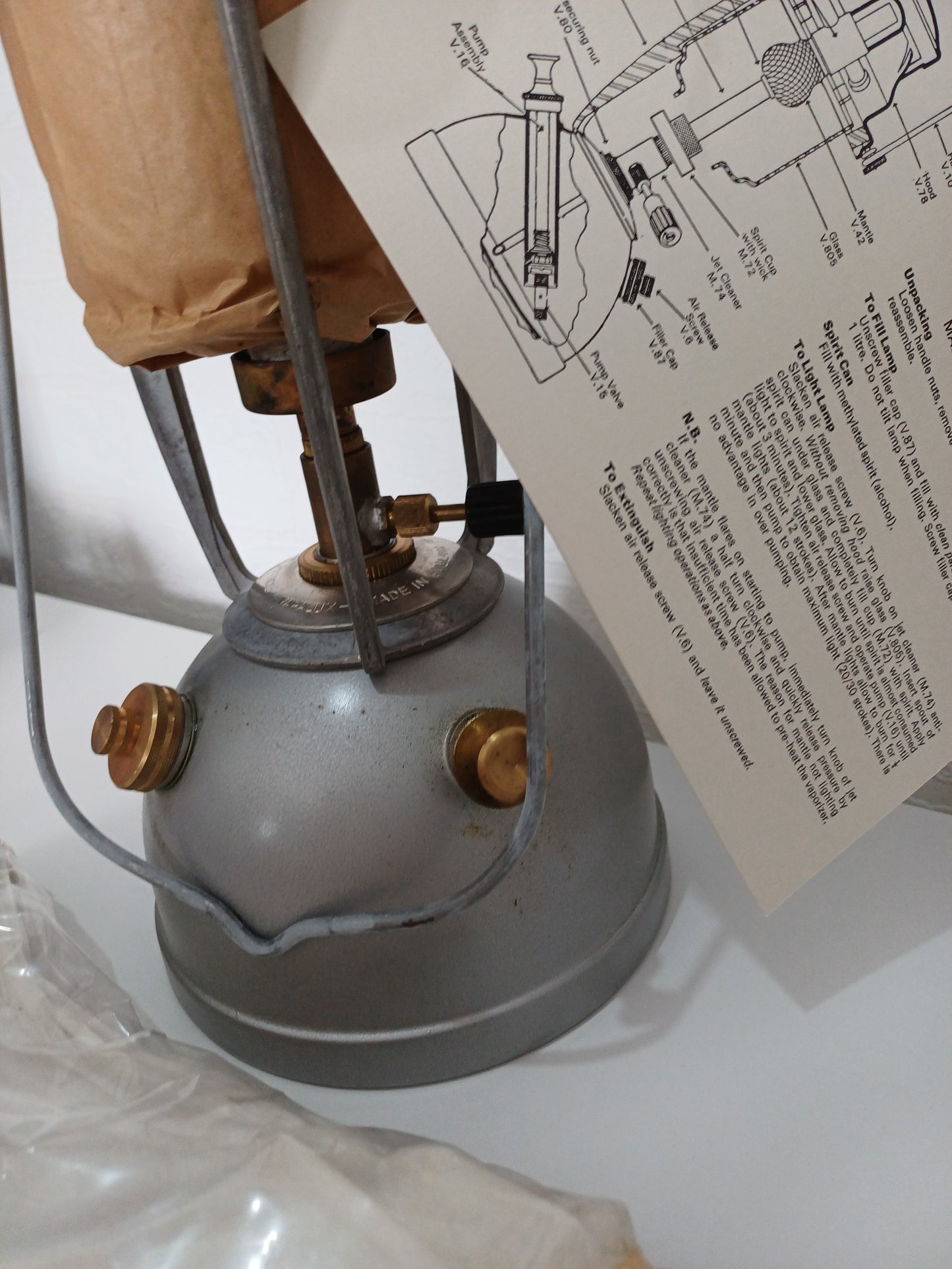 1985 British Military Trade Pack – Willis & Bates M320 Kerosene Lantern – Excellent Open Box Condition
