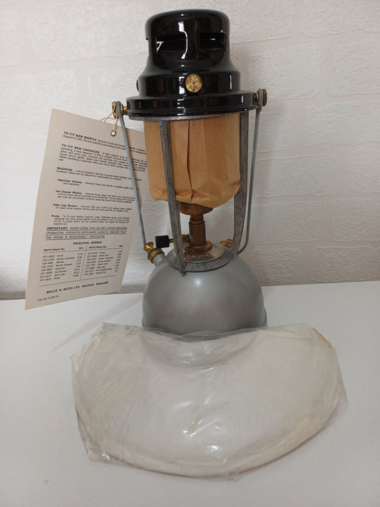 1985 British Military Trade Pack – Willis & Bates M320 Kerosene Lantern – Excellent Open Box Condition