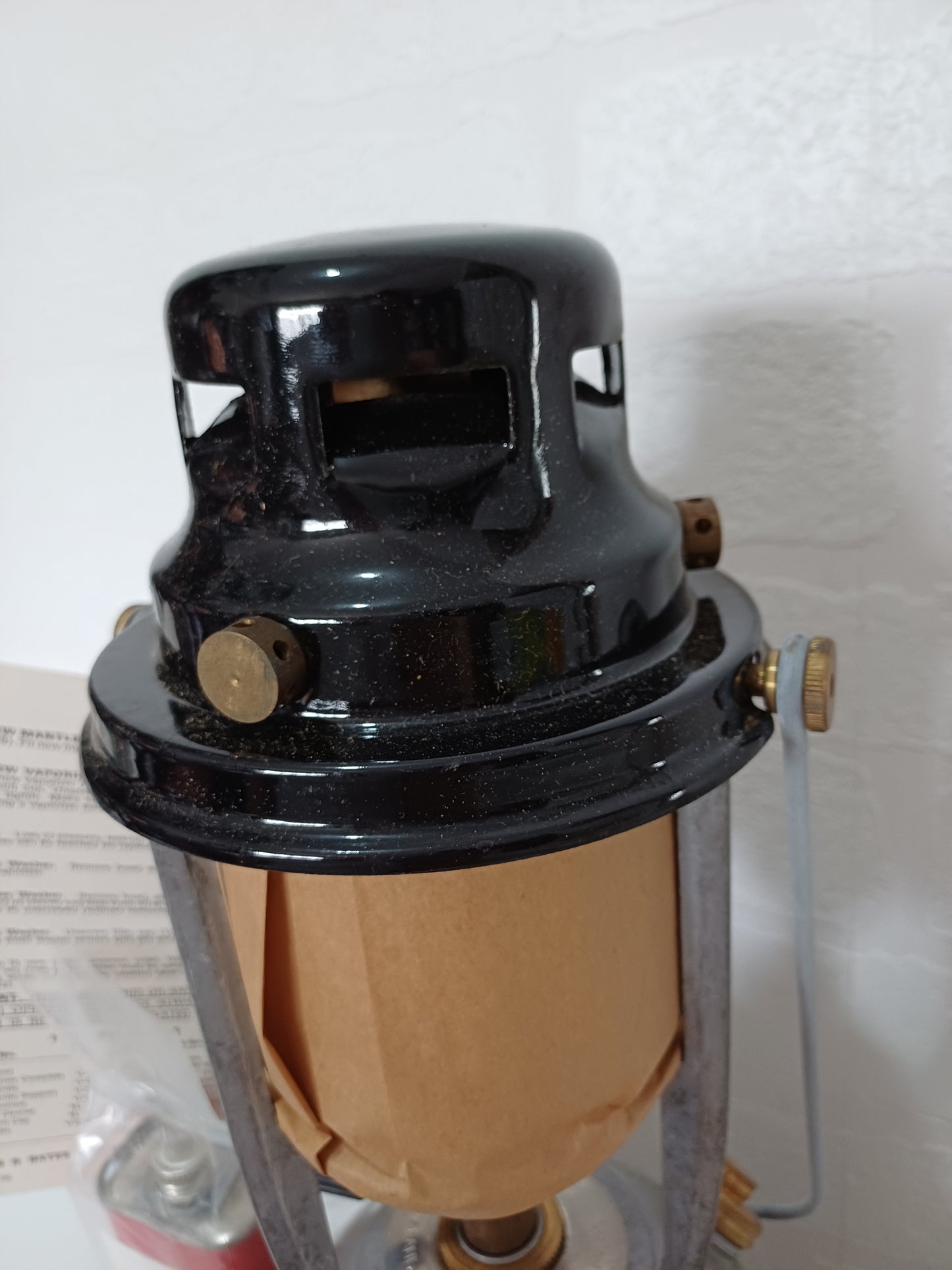 1985 British Military Trade Pack – Willis & Bates M320 Kerosene Lantern – Excellent Open Box Condition