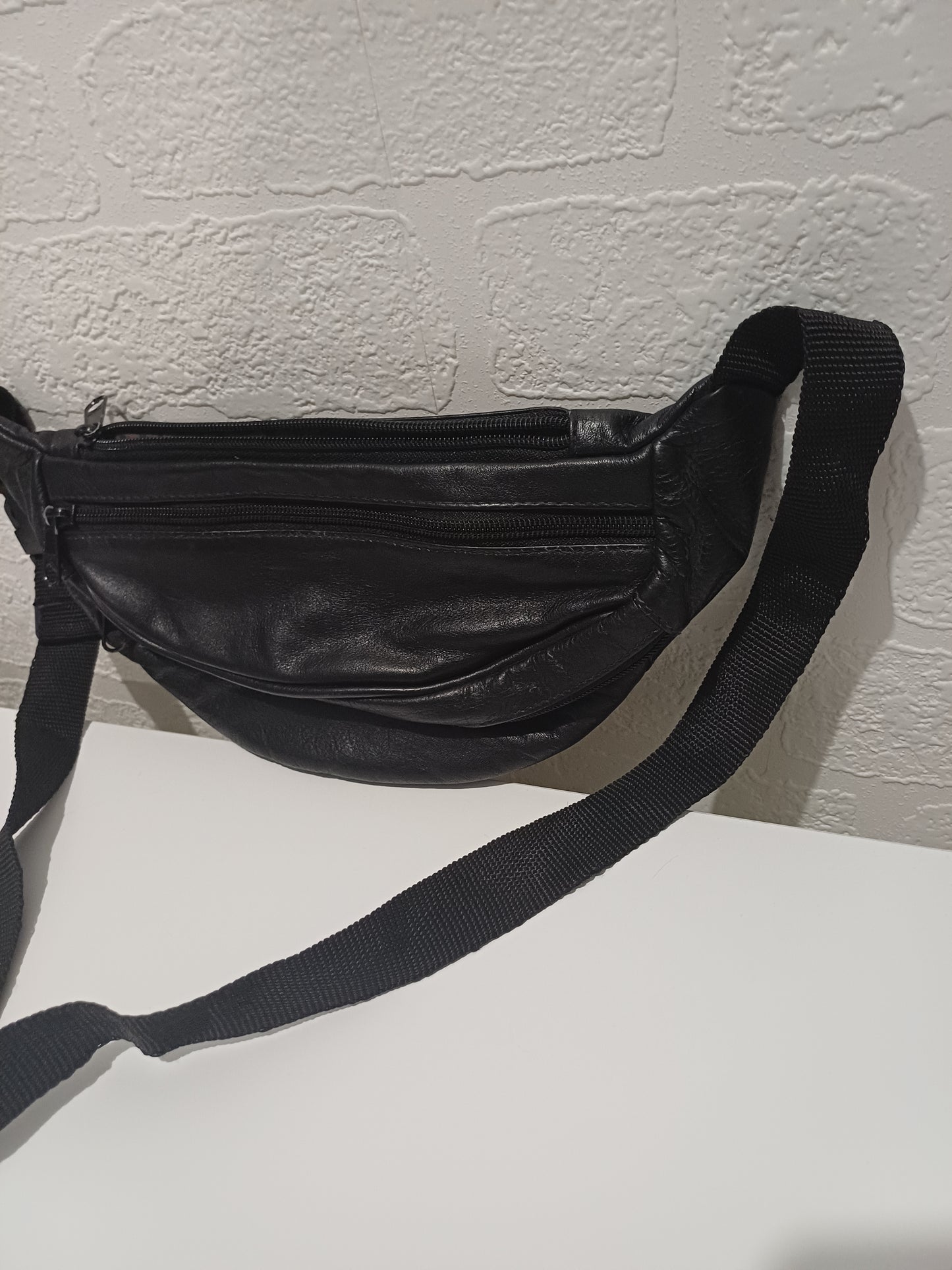 Black Leather Vintage Style Bum Bag / Waist Bag - Good Condition