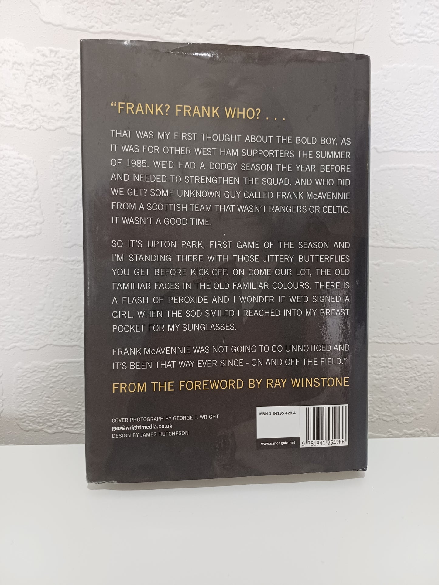 Frank McAvennie Scoring An Expert's Guide Autobiography Hardback - Good Condition