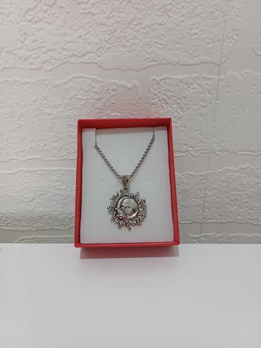 Silver Tone Sun and Moon Pendant Chain Necklace 30cm Gothic Boho - Like New Condition