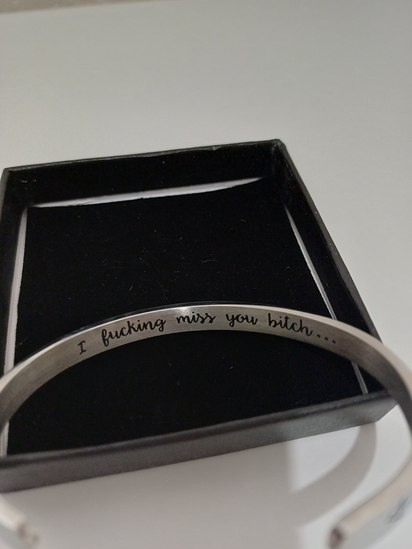 Silver Tone Arrow Detail Open Cuff Bangle Bracelet One Size - Nice Condition