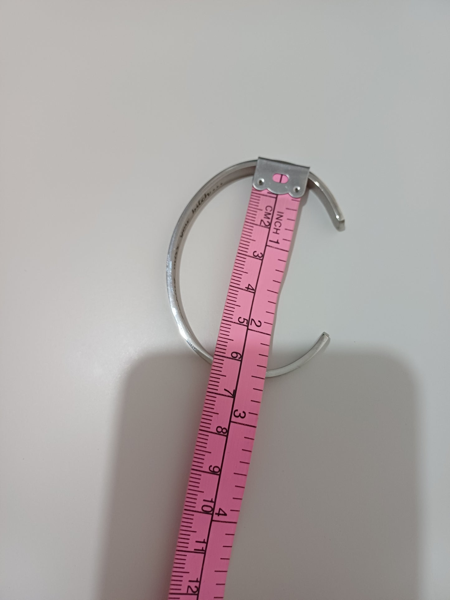 Silver Tone Arrow Detail Open Cuff Bangle Bracelet One Size - Nice Condition