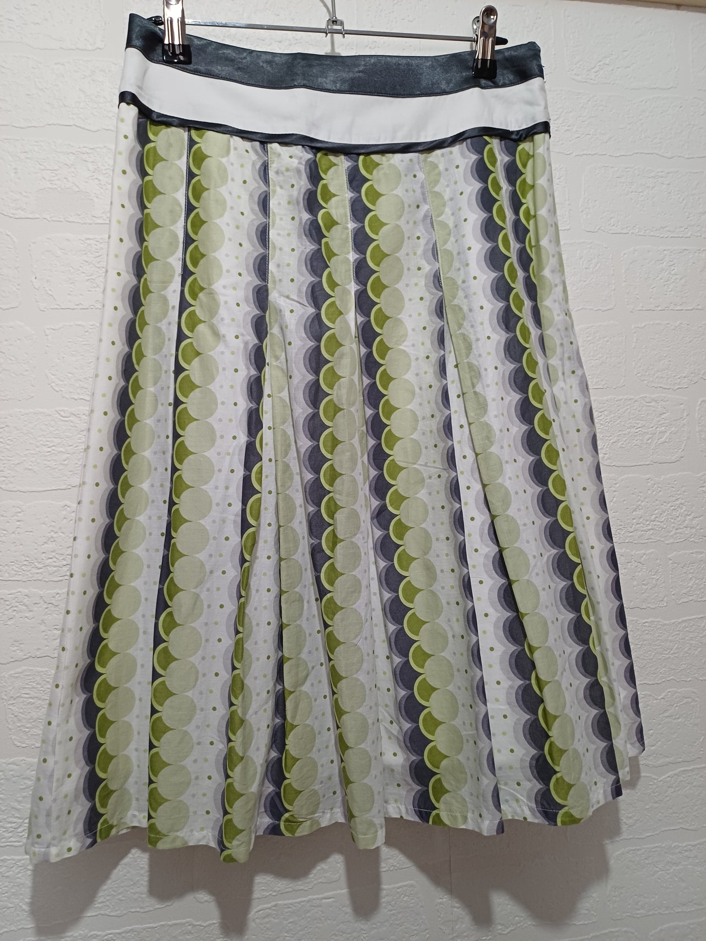 Jasper Conran Green White Geometric Skirt Size 8 30" W - Very Good Condition