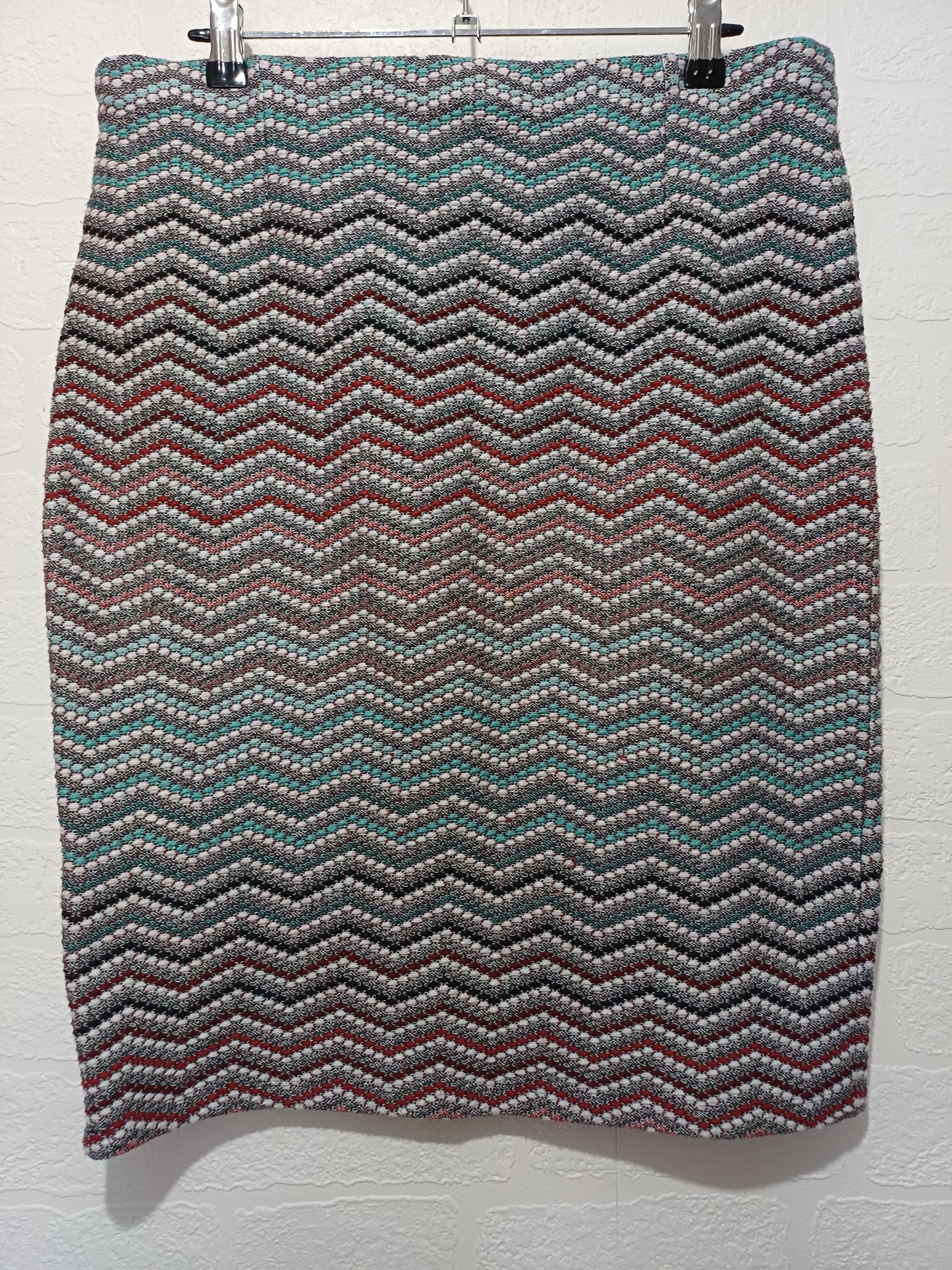 TU Black Zig Zag Patterned Pencil Skirt Size 14 Approx. 34" Waist - Very Good Condition