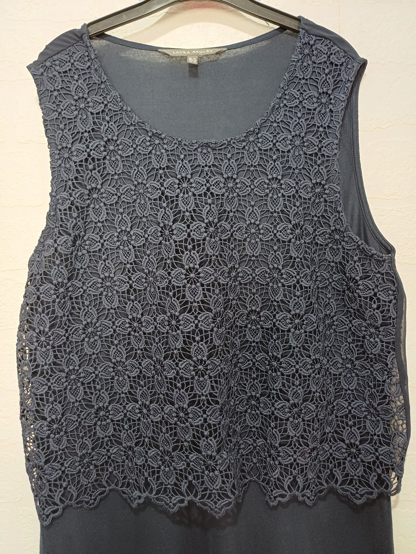 Laura Ashley Navy Blue Floral Crochet Overlay Sleeveless Top Size 14 Approx. 19" PTP - Very Good Condition