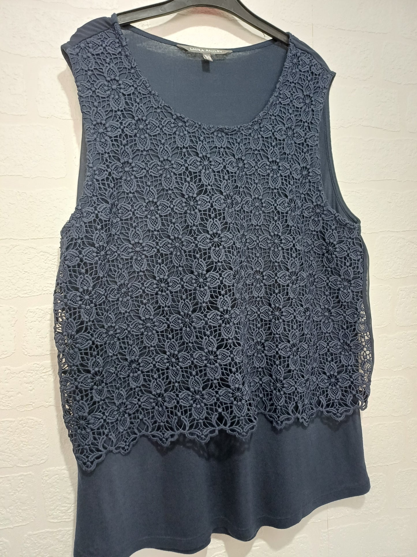 Laura Ashley Navy Blue Floral Crochet Overlay Sleeveless Top Size 14 Approx. 19" PTP - Very Good Condition