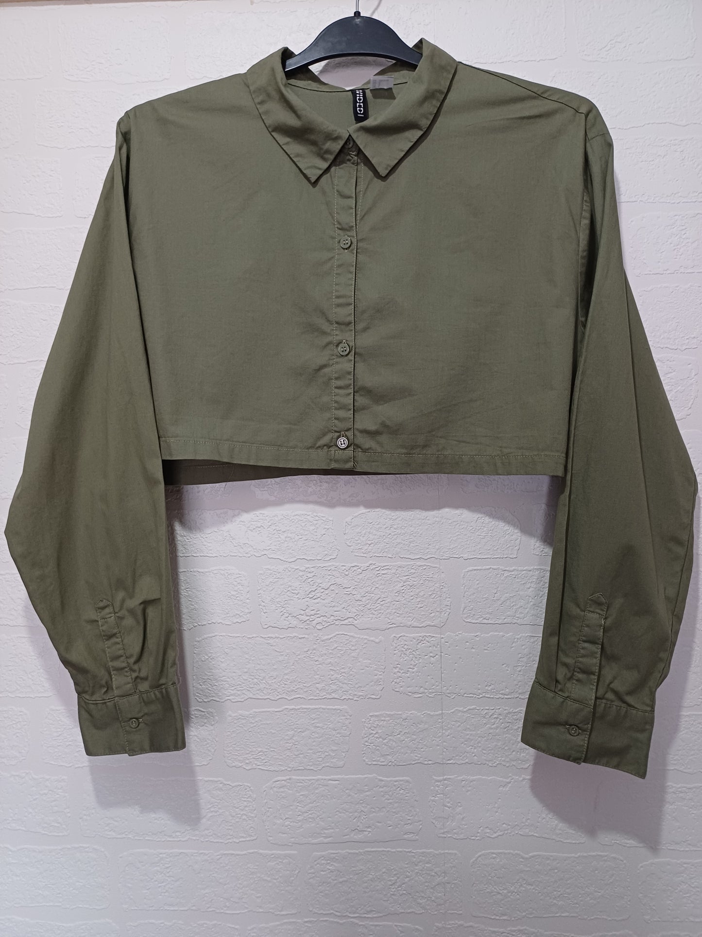 H&M Khaki Cropped Shirt Size L Approx. 22" PTP - Very Good Condition