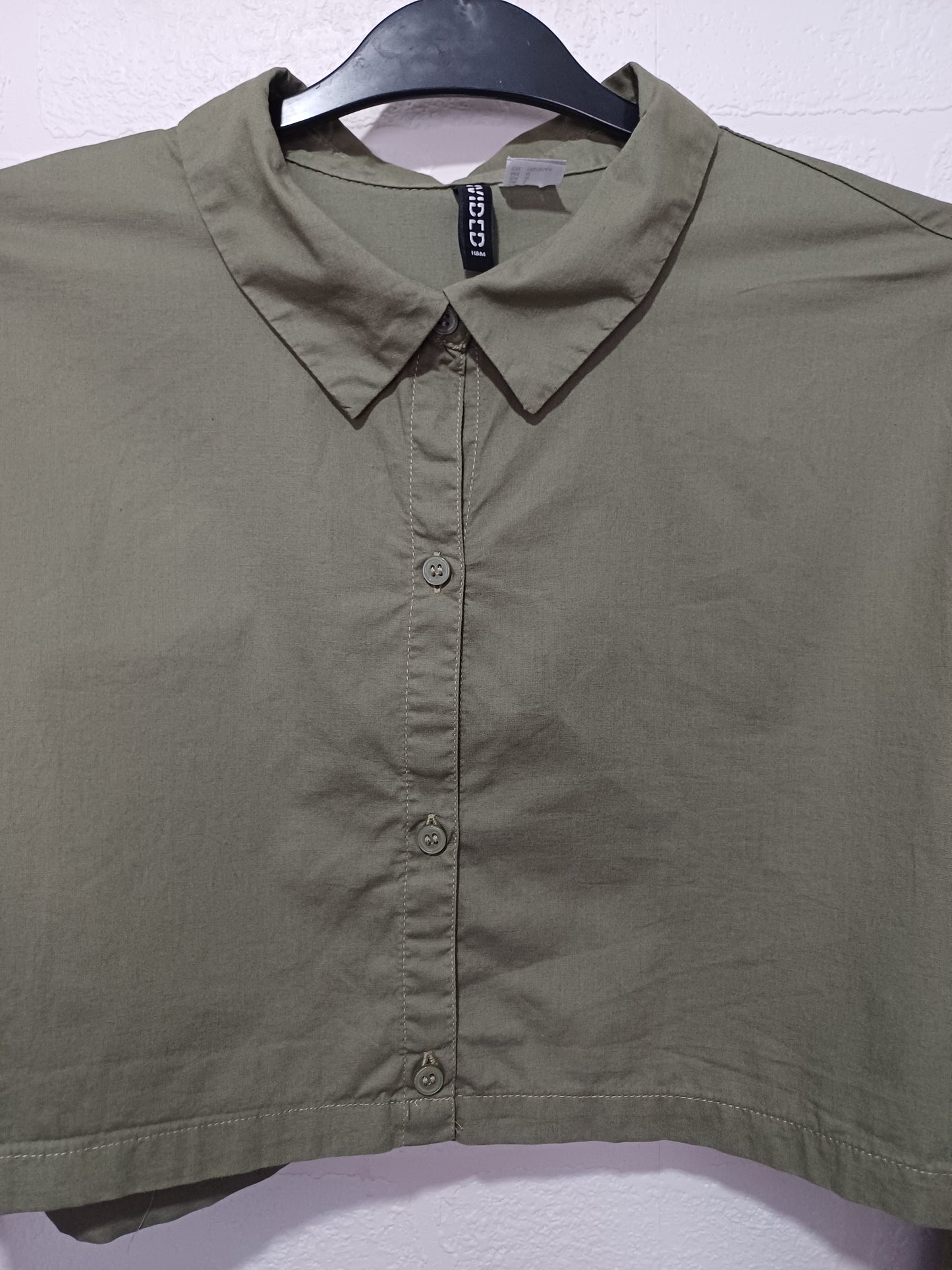 H&M Khaki Cropped Shirt Size L Approx. 22" PTP - Very Good Condition