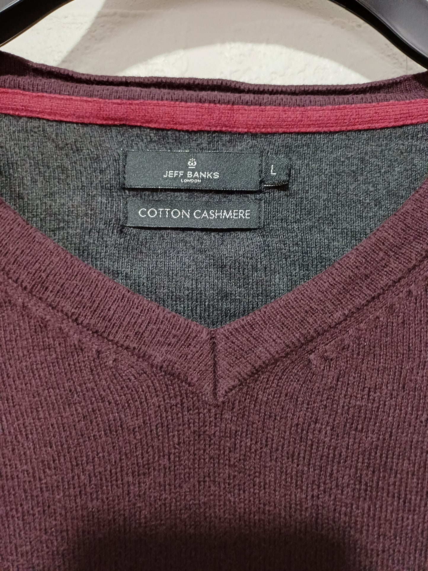 Men's Jumper Jeff Banks London Burgundy V-Neck Cotton Cashmere Size L - Very Good Condition