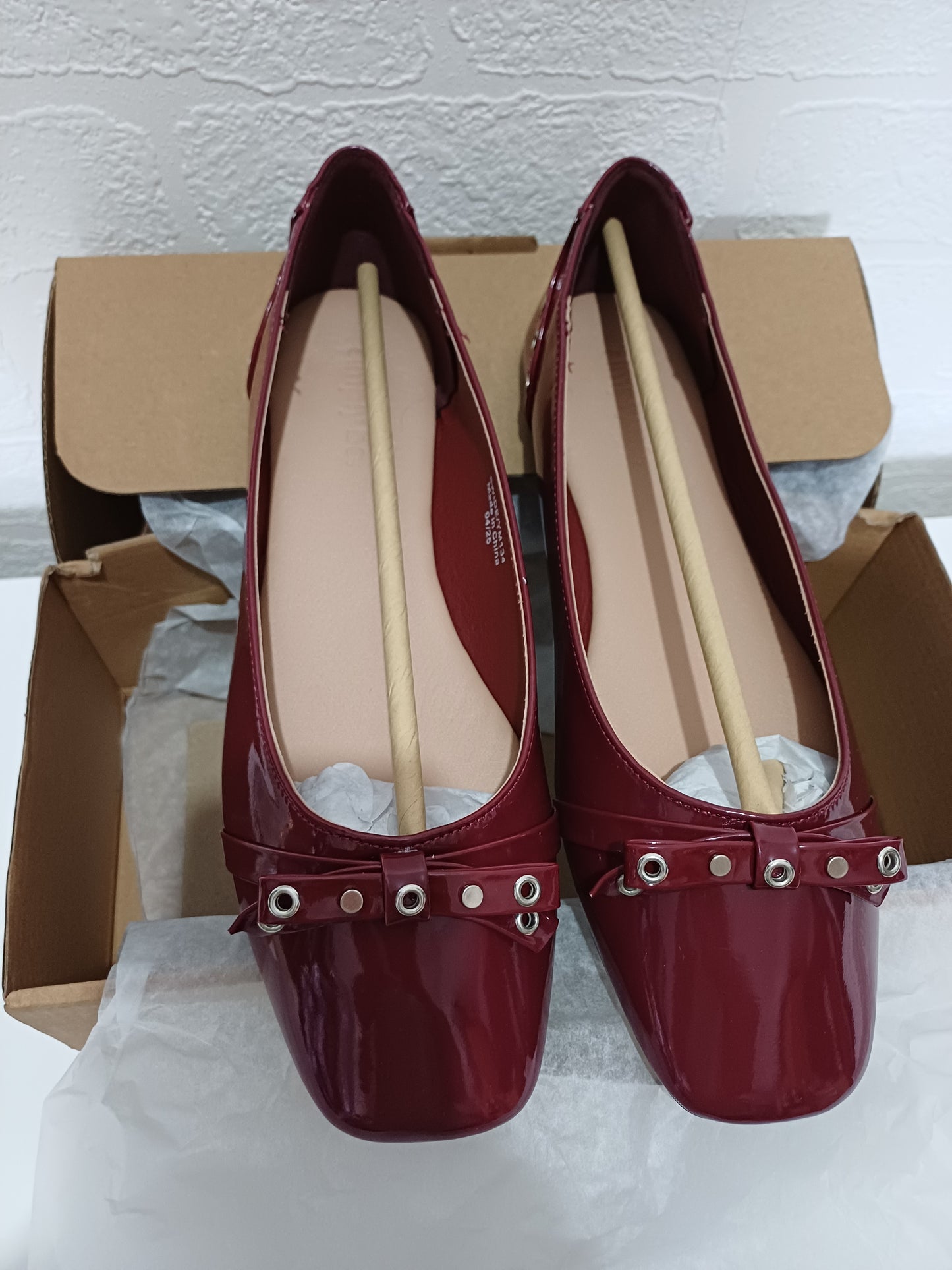 Women's Flats Simply Be Burgundy Bow & Stud Detail Wide Fit UK 6 - New In Box