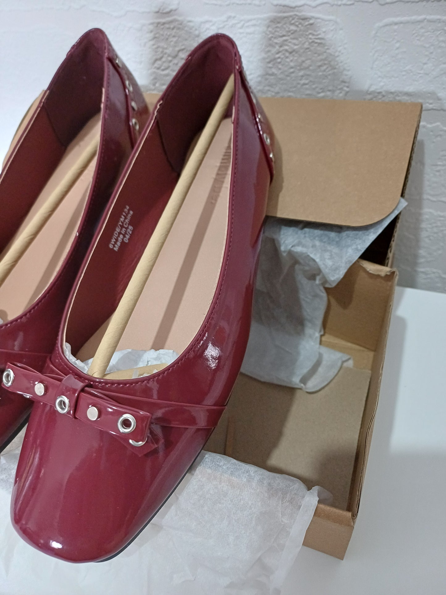 Women's Flats Simply Be Burgundy Bow & Stud Detail Wide Fit UK 6 - New In Box