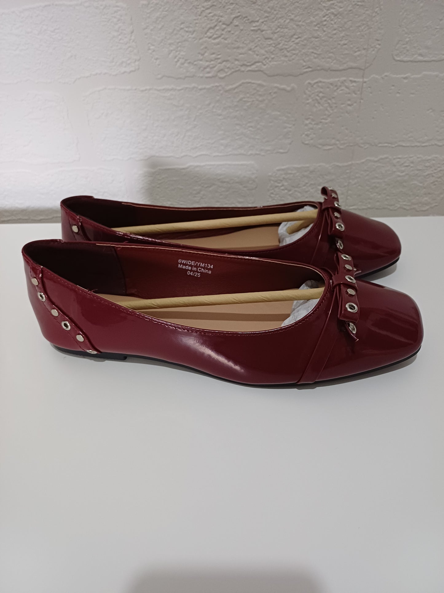 Women's Flats Simply Be Burgundy Bow & Stud Detail Wide Fit UK 6 - New In Box