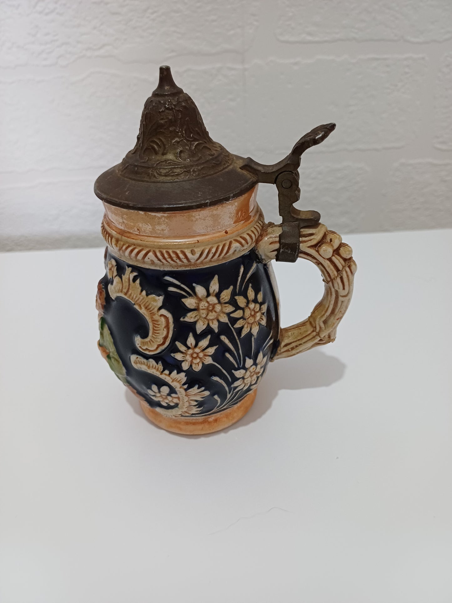 German Beer Stein with Hinged Lid Marked Germany Approx. 10cm H (14cm with Lid) - Vintage Condition