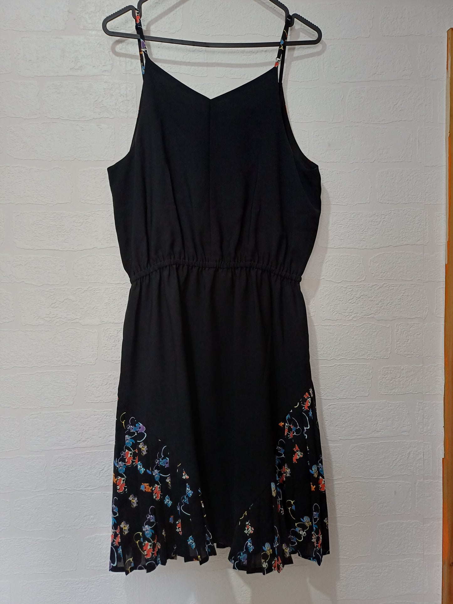 Women's Midi Dress Rebecca Minkoff Black Floral Sleeveless Elasticated Waist Size 2 (UK 6-8) Approx. 36" Length - Very Good Condition