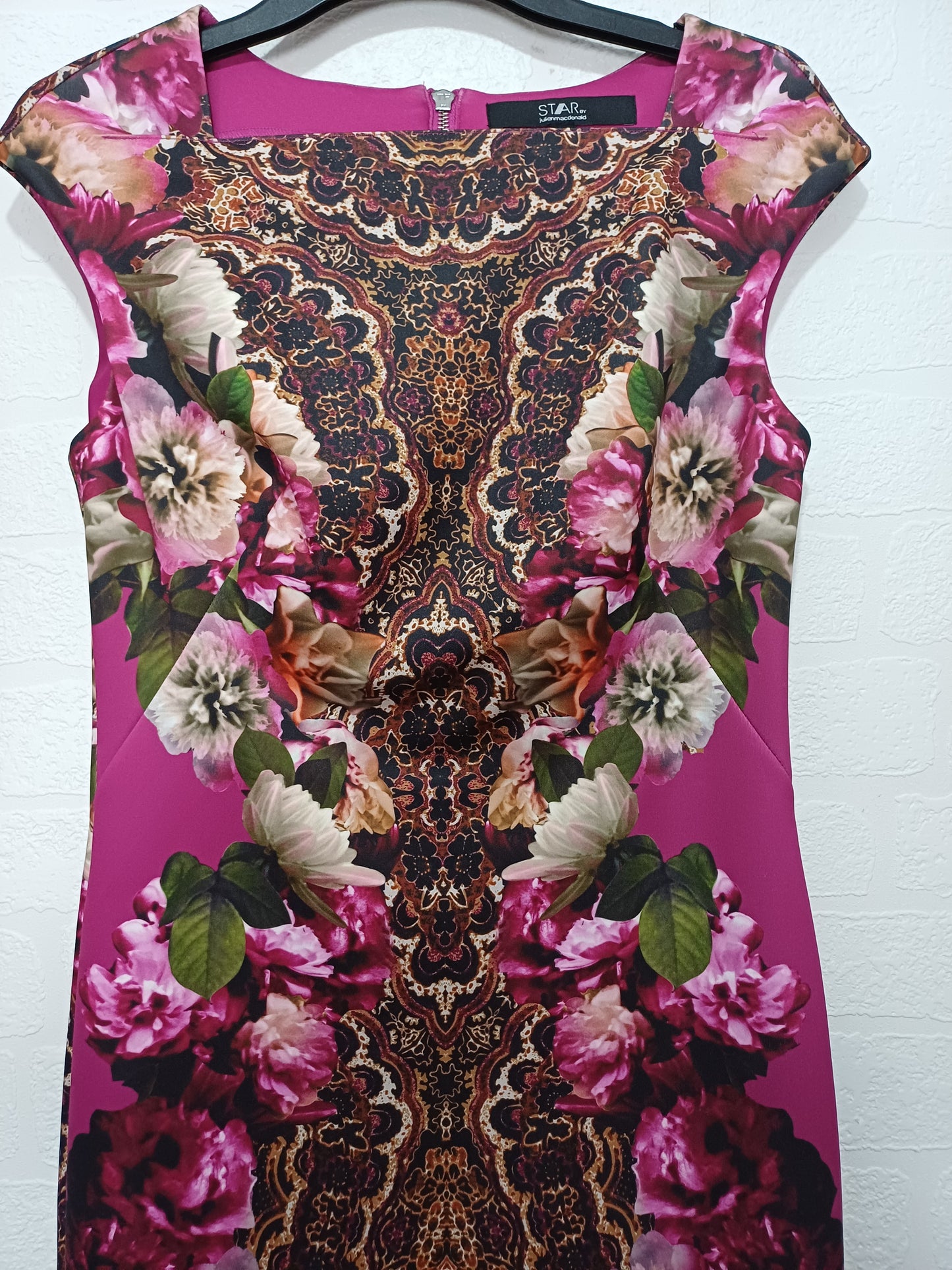 Women's Bodycon Midi Dress Star by Julien Macdonald Pink Floral Size 16 Approx. 40" Length - Very Good Condition