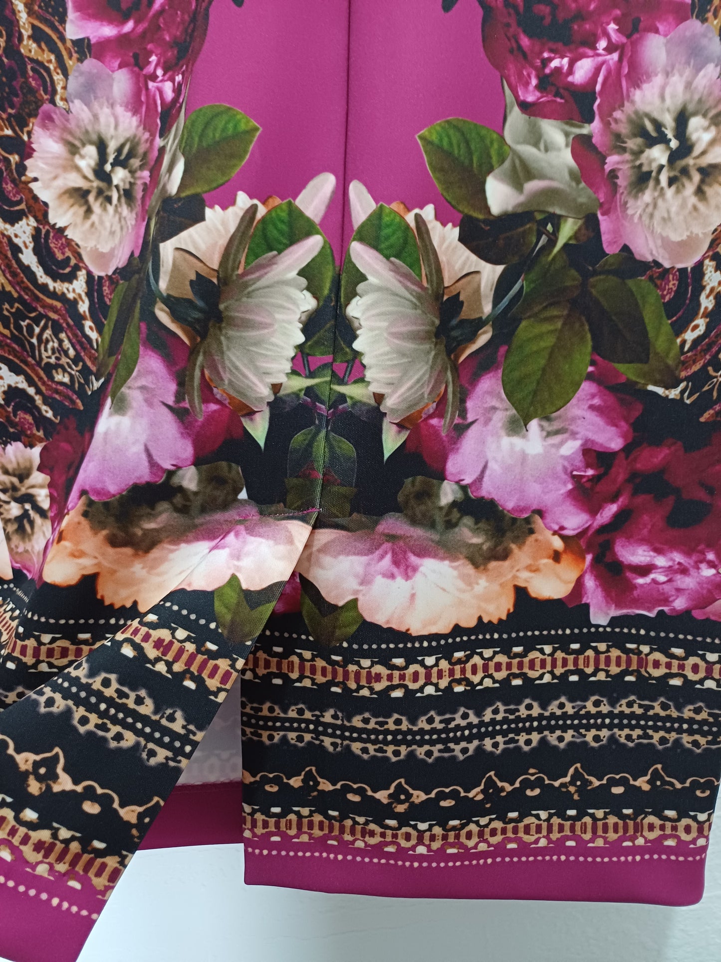 Women's Bodycon Midi Dress Star by Julien Macdonald Pink Floral Size 16 Approx. 40" Length - Very Good Condition