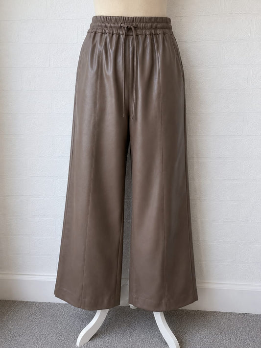 Women's Trousers JD Williams Taupe Faux Leather Wide Leg Plus Size 22 Approx. 21" PTP - New Condition