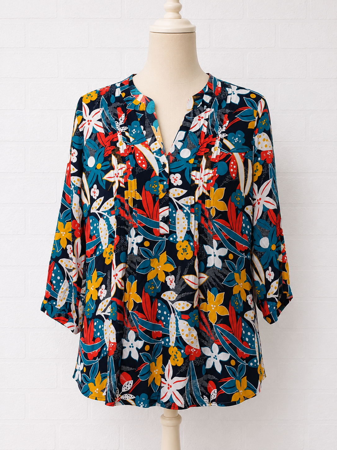 Women's Tunic Blouse Damart Black Turquoise Red Orange White Floral V Neck 3/4 Sleeve Size 14 Approx. 21" PTP - Very Good Condition