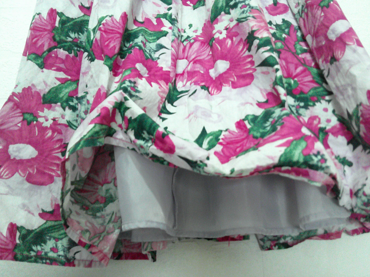 Pink Green White Floral Pleated Skirt W26 28" L - Very Good Condition