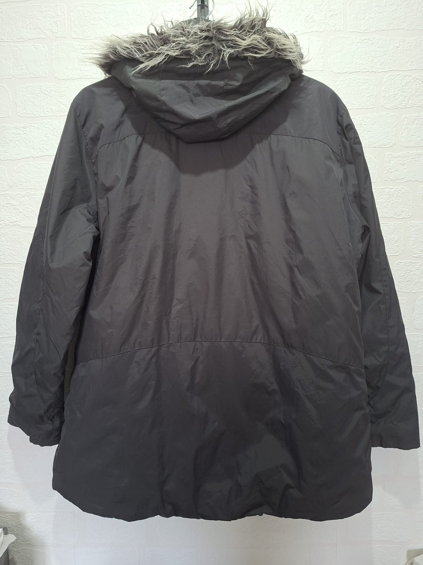 Helly Hansen Parker Charcoal Grey Jacket Faux Fur Hood Large 24" PTP - Very Good Condition