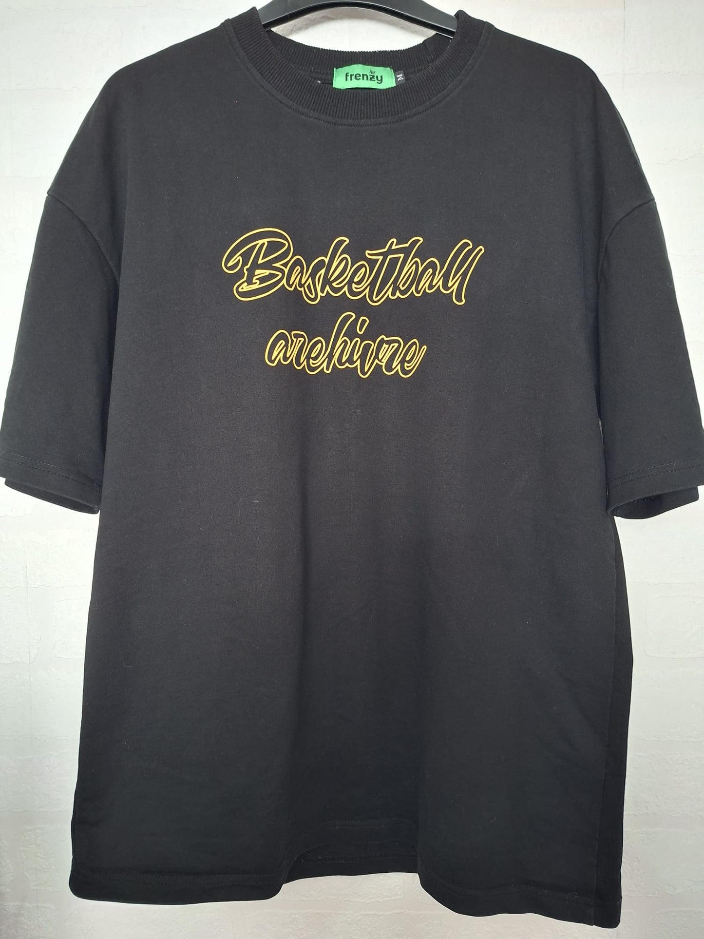 Frenzy Bulls Basketball Graphic T-Shirt Medium 20" PTP - Very Good Condition