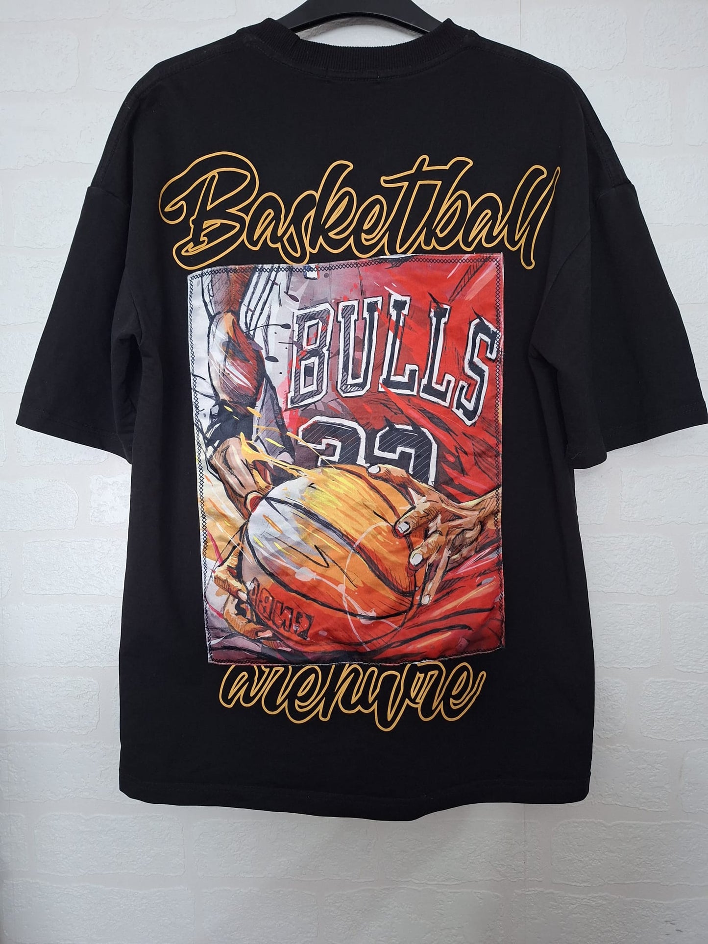 Frenzy Bulls Basketball Graphic T-Shirt Medium 20" PTP - Very Good Condition