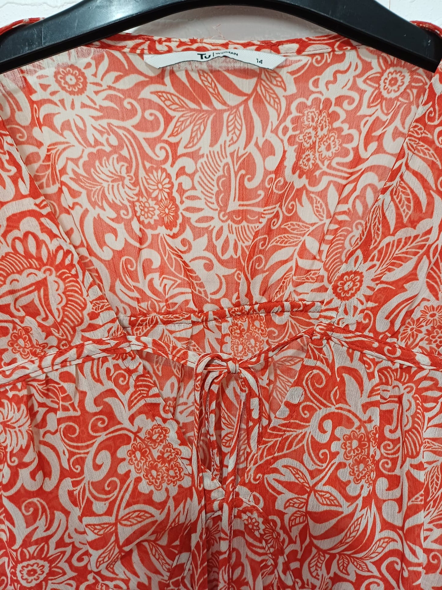 Women's Blouse TU Orange Red White Floral Boho Tie Neck Long Sleeve Size 14 Approx. 20.5" PTP - Very Good Condition