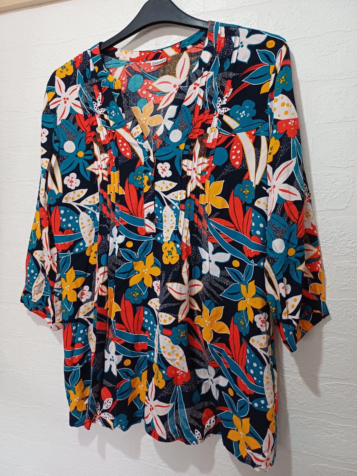 Women's Tunic Blouse Damart Black Turquoise Red Orange White Floral V Neck 3/4 Sleeve Size 14 Approx. 21" PTP - Very Good Condition