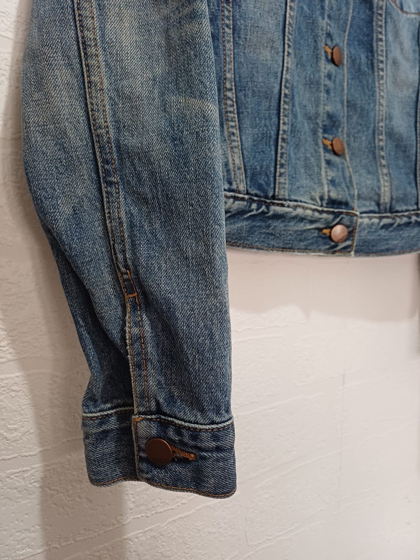 Women's Denim Jacket Blue Faded Wash Distressed Button Front Gap 1969 Size S - Good Condition