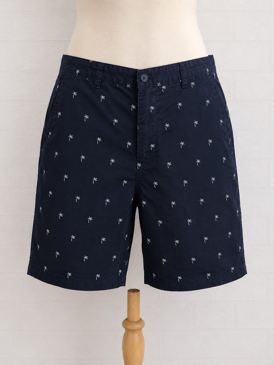 Men's Chino Shorts H&M Navy Blue Palm Tree Print Slim Fit Size 34W Approx. 20.5" Inside Leg - Very Good Condition