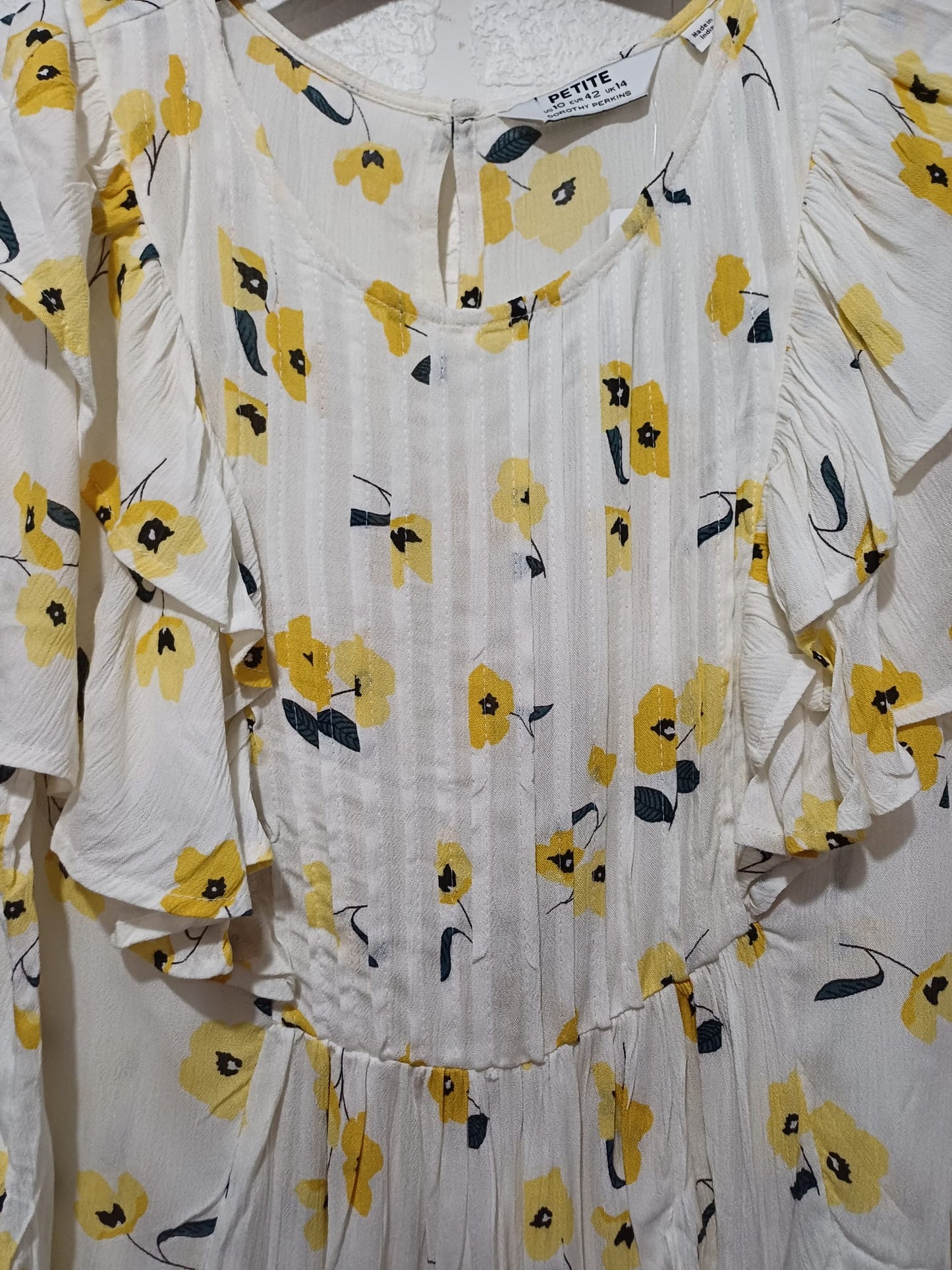 Women's Blouse Dorothy Perkins Petite White Yellow Floral Frill Sleeve Peplum Hem Size 14 Approx. 22" PTP Approx. 22" Length - BNWT