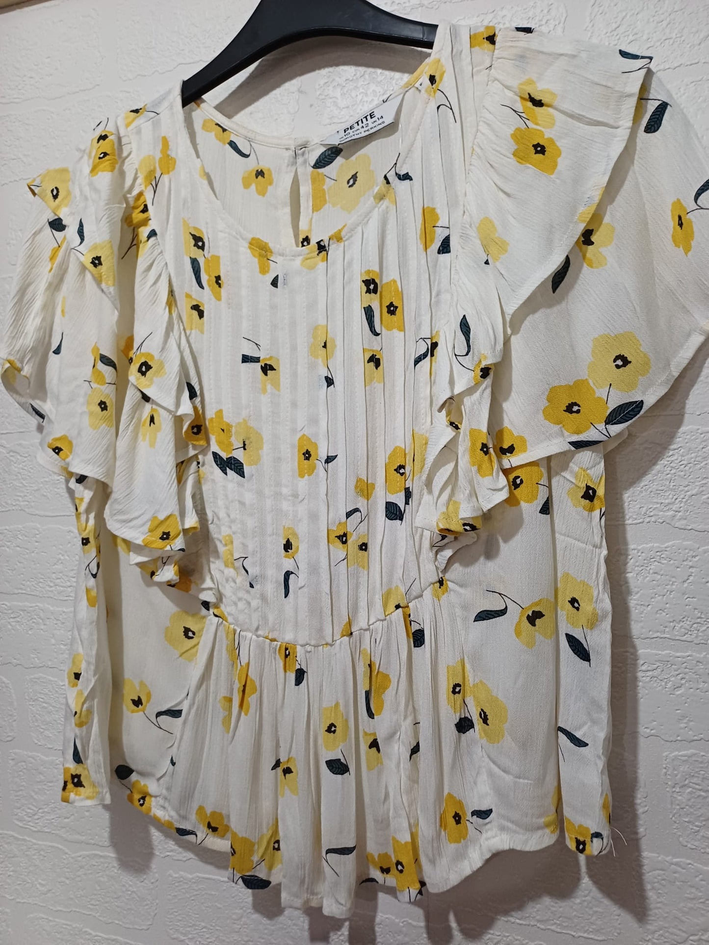 Women's Blouse Dorothy Perkins Petite White Yellow Floral Frill Sleeve Peplum Hem Size 14 Approx. 22" PTP Approx. 22" Length - BNWT