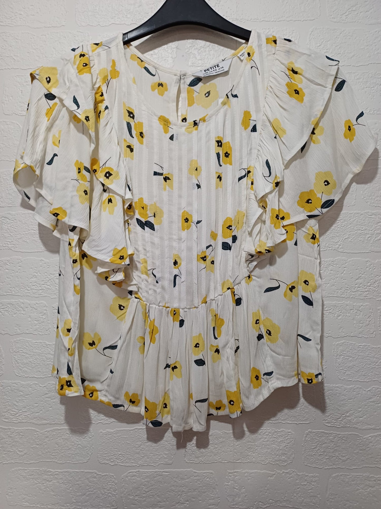 Women's Blouse Dorothy Perkins Petite White Yellow Floral Frill Sleeve Peplum Hem Size 14 Approx. 22" PTP Approx. 22" Length - BNWT