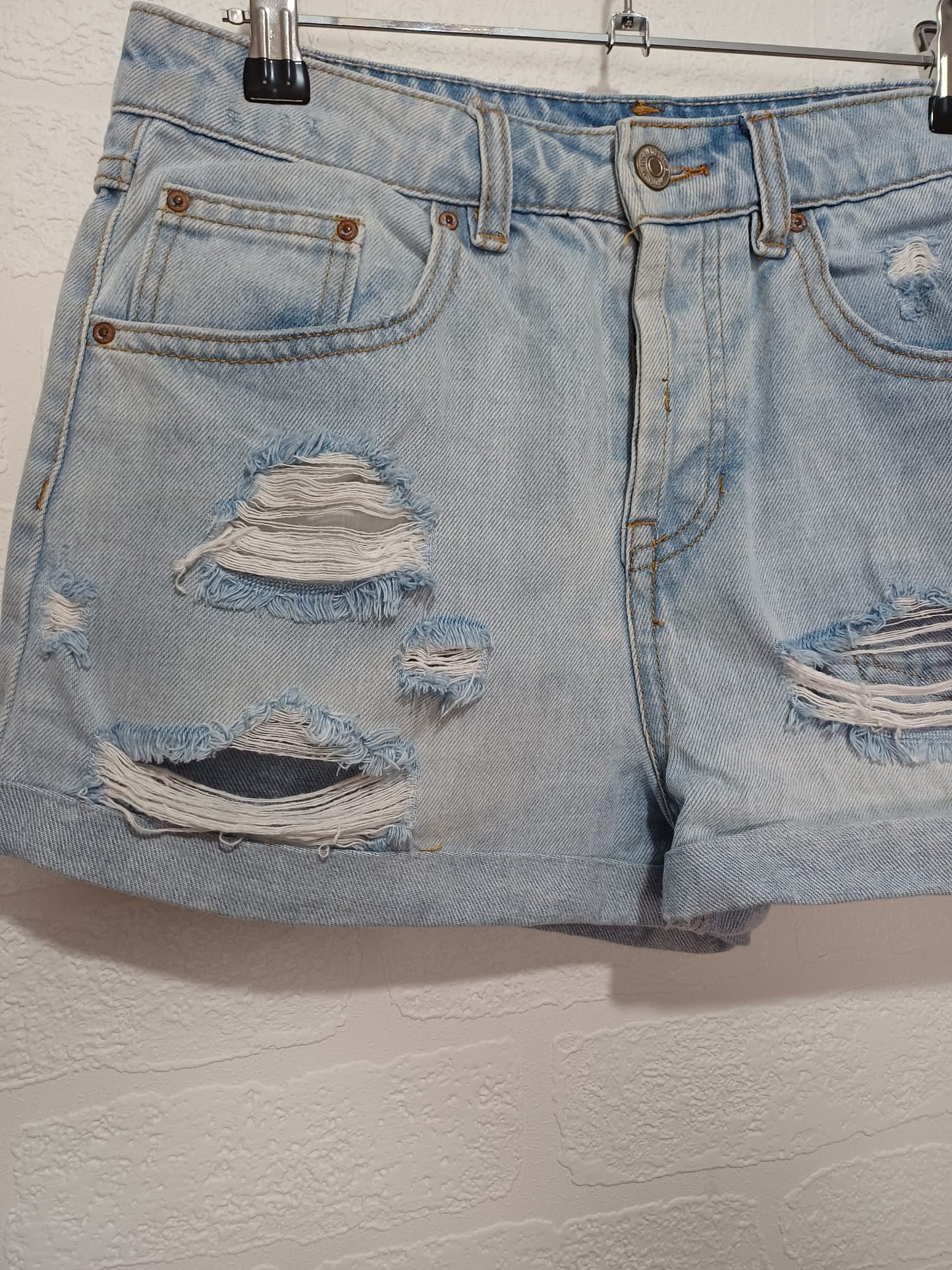 Women's Denim Shorts Forever 21 Light Blue Distressed Ripped Rolled Hem Size 8-10 - Good Condition