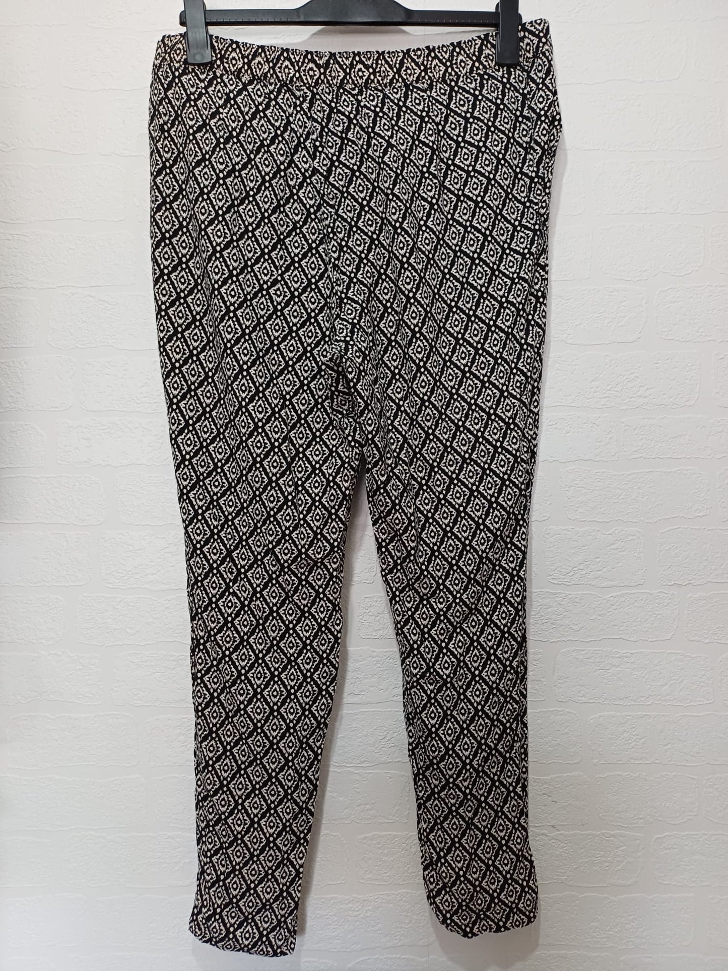 Women's Trousers Papaya Black & White Geometric Print Pull On Elasticated Waist Size 18 - Very Good Condition