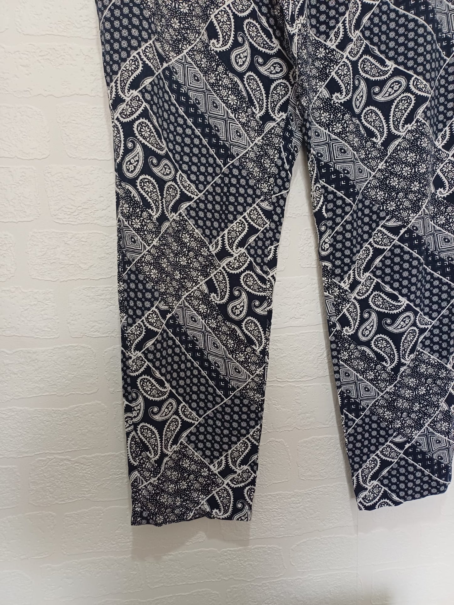 Women's Trousers Papaya Navy & White Paisley Print Pull On Elasticated Waist Size 18 - Very Good Condition