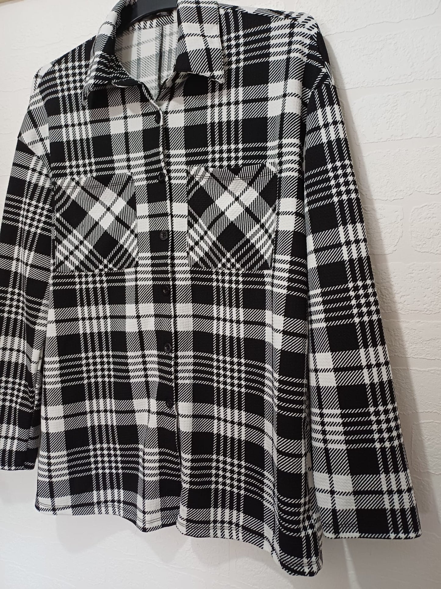 Women's Shirt Jacket SHEIN Black & White Check Over Shirt Shacket Button Front Size XL Approx. 23" PTP - Very Good Condition