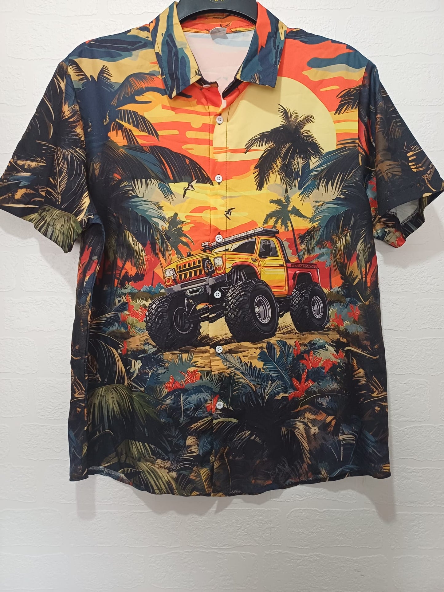 Men's Shirt Tropical Off Road Truck Hawaiian Print Medium Approx. 22" PTP - Very Good Condition