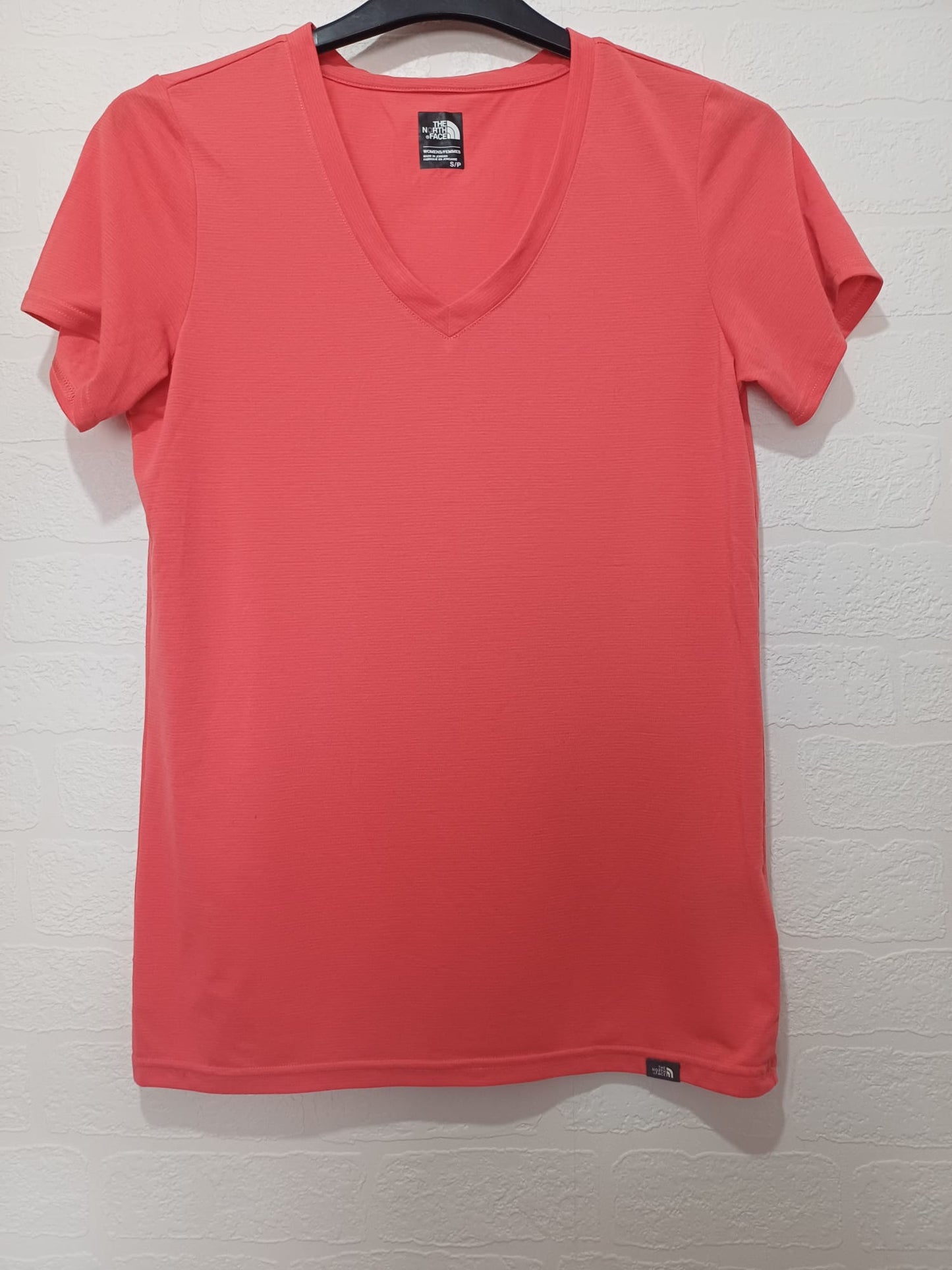 Women's T-Shirt The North Face Coral Pink Short Sleeve Lightweight Size S - Very Good Condition