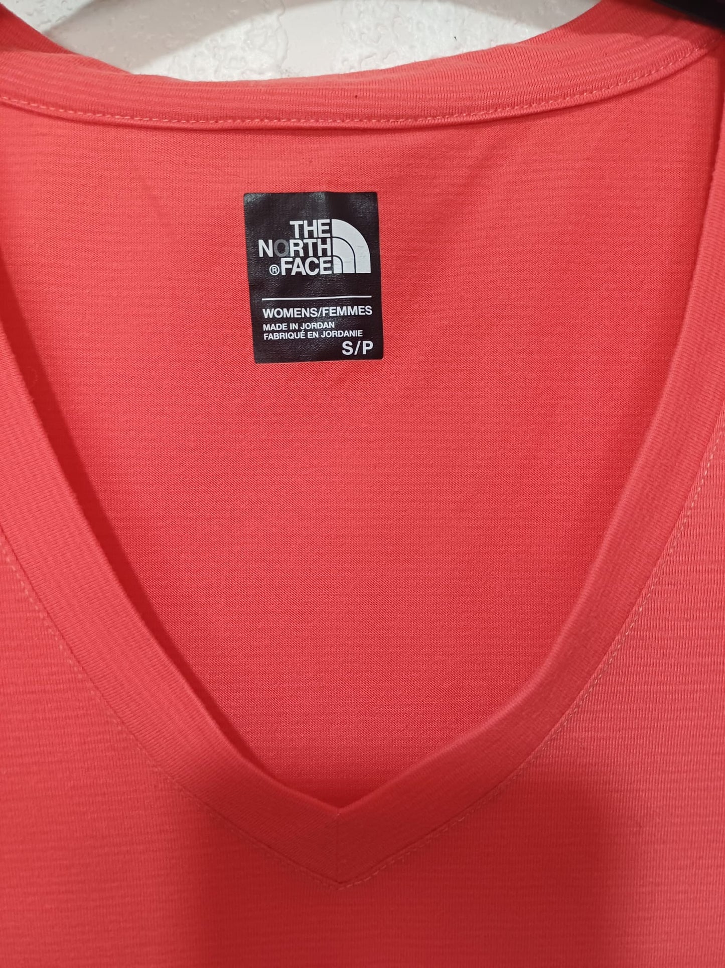 Women's T-Shirt The North Face Coral Pink Short Sleeve Lightweight Size S - Very Good Condition